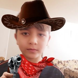 Meet your Posher, Muneera